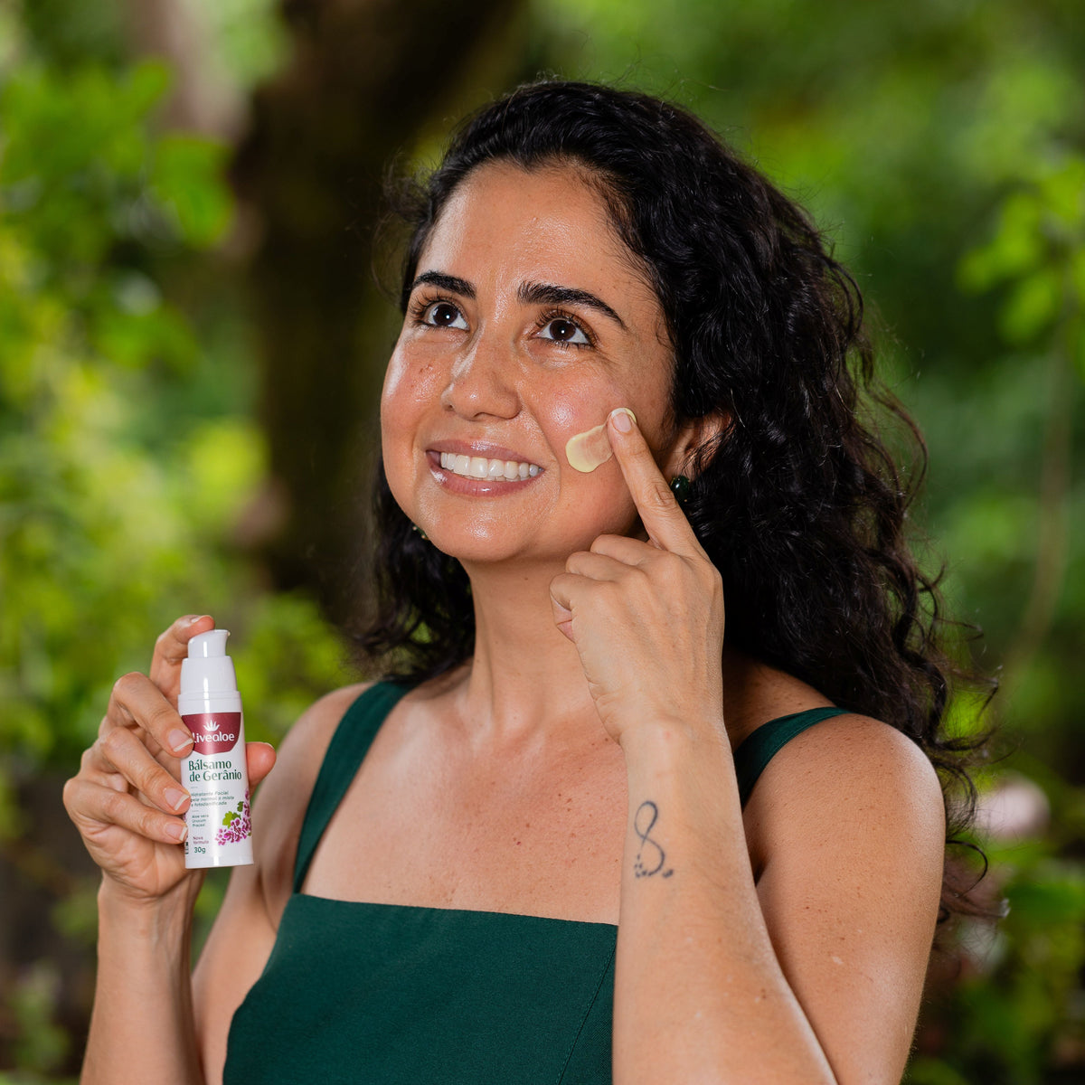 Balsamo de Geranio Livealoe 30g - Hidratante Facial Natural Pele Normal Mista