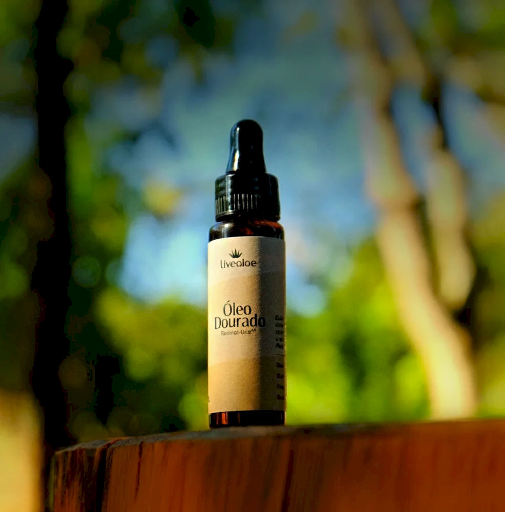Óleo Dourado Iluminador Natural e Vegano Livealoe