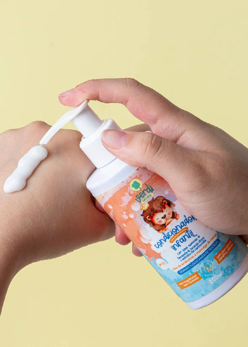 Condicionador Infantil Natural com Óleos Essenciais Lavanda e Laranja Doce e Extrato de Camomila