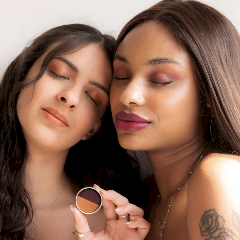 DUO Batom Cremoso Multifuncional 3 em 1 - Amora + Avelã Glow